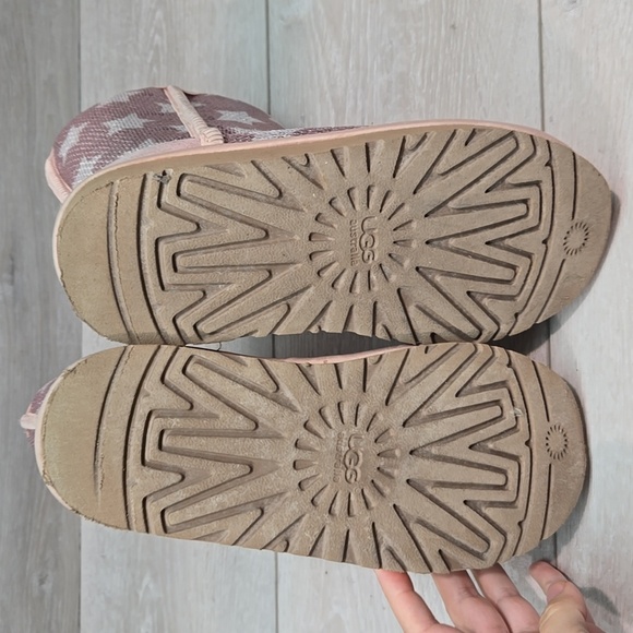 Ugg Australia big girl Pink Star Sequin Boots Sheepskin Shoes Sz 4 - Picture 12 of 14